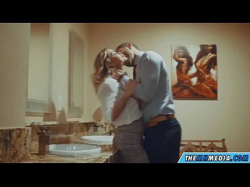 ❤️ When a busty blonde seduces you in a public restroom ️❌ Sex video at us en-us.javdoe.top ️❤